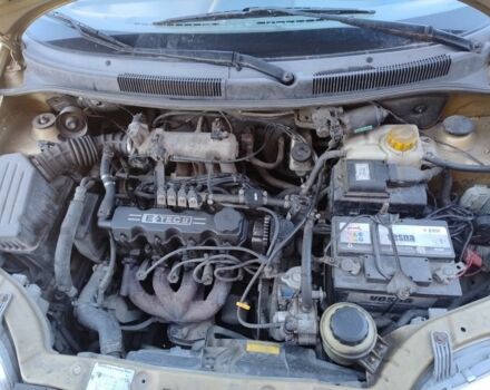 Бежевый Шевроле Авео, объемом двигателя 1.5 л и пробегом 290 тыс. км за 2000 $, фото 5 на Automoto.ua