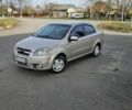 Бежевий Шевроле Авео, об'ємом двигуна 1.6 л та пробігом 300 тис. км за 2700 $, фото 1 на Automoto.ua