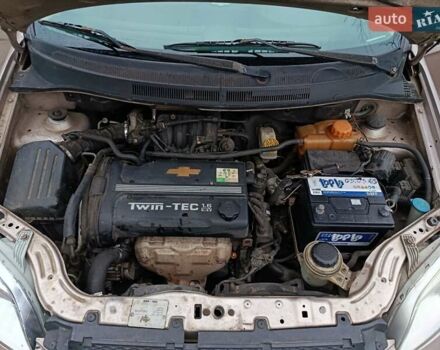 Бежевый Шевроле Авео, объемом двигателя 1.6 л и пробегом 237 тыс. км за 2100 $, фото 7 на Automoto.ua