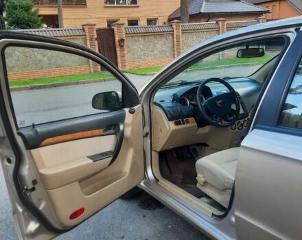 Бежевый Шевроле Авео, объемом двигателя 1.6 л и пробегом 236 тыс. км за 3900 $, фото 5 на Automoto.ua