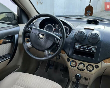 Бежевий Шевроле Авео, об'ємом двигуна 1.6 л та пробігом 170 тис. км за 3700 $, фото 6 на Automoto.ua
