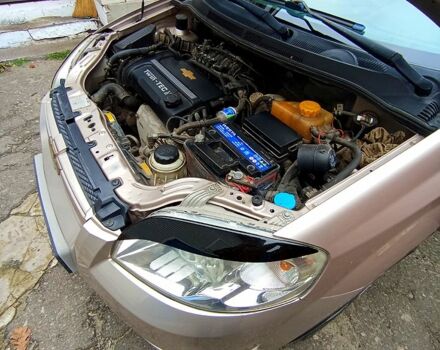 Бежевый Шевроле Авео, объемом двигателя 1.6 л и пробегом 151 тыс. км за 3800 $, фото 5 на Automoto.ua