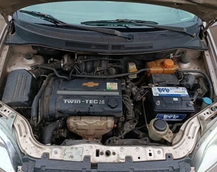 Бежевый Шевроле Авео, объемом двигателя 1.6 л и пробегом 237 тыс. км за 2100 $, фото 8 на Automoto.ua