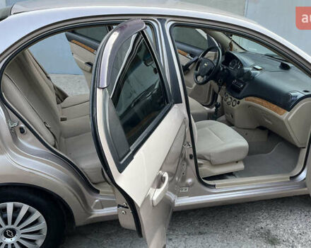Бежевий Шевроле Авео, об'ємом двигуна 1.6 л та пробігом 170 тис. км за 3700 $, фото 15 на Automoto.ua
