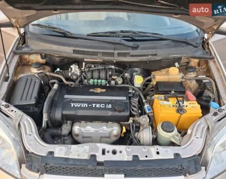 Бежевый Шевроле Авео, объемом двигателя 1.6 л и пробегом 199 тыс. км за 4400 $, фото 21 на Automoto.ua