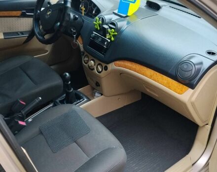 Бежевый Шевроле Авео, объемом двигателя 1.6 л и пробегом 160 тыс. км за 3500 $, фото 2 на Automoto.ua