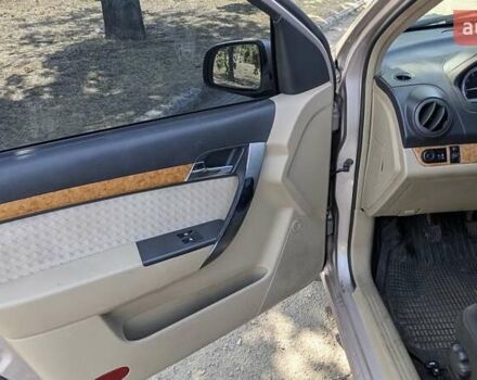 Бежевый Шевроле Авео, объемом двигателя 1.6 л и пробегом 99 тыс. км за 5000 $, фото 4 на Automoto.ua