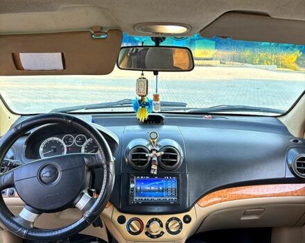 Шевроле Авео 2008 в Новоукраинке на Automoto.ua Бежевый Шевроле Авео, объемом двигателя 1.6 л и пробегом 190 тыс. км за 2800 $, фото 5 на Automoto.ua