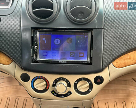 Бежевый Шевроле Авео, объемом двигателя 1.6 л и пробегом 294 тыс. км за 3700 $, фото 15 на Automoto.ua