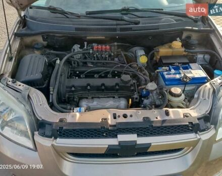 Бежевый Шевроле Авео, объемом двигателя 1.6 л и пробегом 165 тыс. км за 3650 $, фото 12 на Automoto.ua