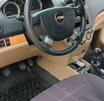 Бежевый Шевроле Авео, объемом двигателя 1.6 л и пробегом 154 тыс. км за 3500 $, фото 5 на Automoto.ua