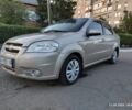 Бежевый Шевроле Авео, объемом двигателя 1.6 л и пробегом 220 тыс. км за 4000 $, фото 1 на Automoto.ua