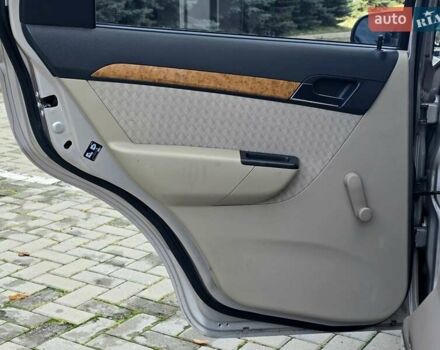 Бежевый Шевроле Авео, объемом двигателя 1.6 л и пробегом 170 тыс. км за 3300 $, фото 16 на Automoto.ua