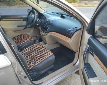 Бежевый Шевроле Авео, объемом двигателя 1.6 л и пробегом 220 тыс. км за 4000 $, фото 18 на Automoto.ua