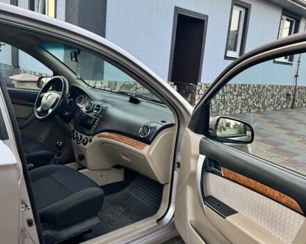 Бежевый Шевроле Авео, объемом двигателя 1.5 л и пробегом 215 тыс. км за 3900 $, фото 5 на Automoto.ua