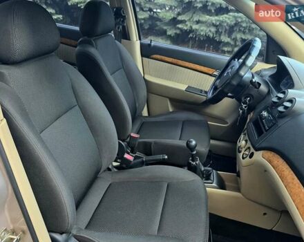 Бежевый Шевроле Авео, объемом двигателя 1.6 л и пробегом 170 тыс. км за 3300 $, фото 24 на Automoto.ua