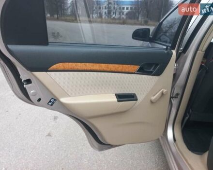 Бежевый Шевроле Авео, объемом двигателя 1.6 л и пробегом 180 тыс. км за 4500 $, фото 13 на Automoto.ua