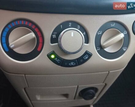 Бежевый Шевроле Авео, объемом двигателя 1.6 л и пробегом 180 тыс. км за 4650 $, фото 8 на Automoto.ua