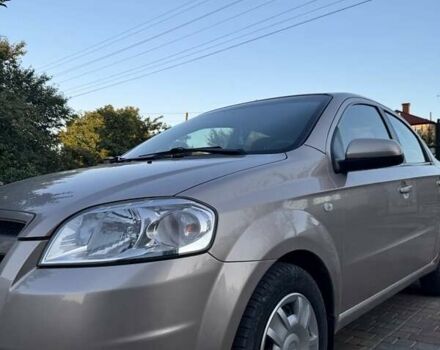 Бежевый Шевроле Авео, объемом двигателя 1.5 л и пробегом 215 тыс. км за 3900 $, фото 3 на Automoto.ua