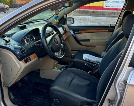 Шевроле Авео 2008 в Новоукраинке на Automoto.ua Бежевый Шевроле Авео, объемом двигателя 1.6 л и пробегом 190 тыс. км за 2800 $, фото 4 на Automoto.ua