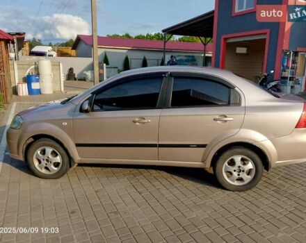 Бежевый Шевроле Авео, объемом двигателя 1.6 л и пробегом 165 тыс. км за 3650 $, фото 3 на Automoto.ua