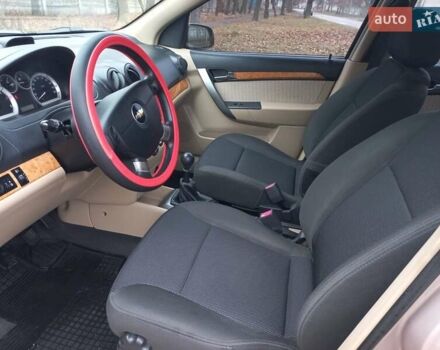 Бежевый Шевроле Авео, объемом двигателя 1.6 л и пробегом 180 тыс. км за 4600 $, фото 8 на Automoto.ua