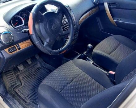 Бежевий Шевроле Авео, об'ємом двигуна 1.5 л та пробігом 125 тис. км за 3900 $, фото 5 на Automoto.ua