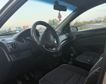 Бежевый Шевроле Авео, объемом двигателя 1.6 л и пробегом 130 тыс. км за 3550 $, фото 6 на Automoto.ua