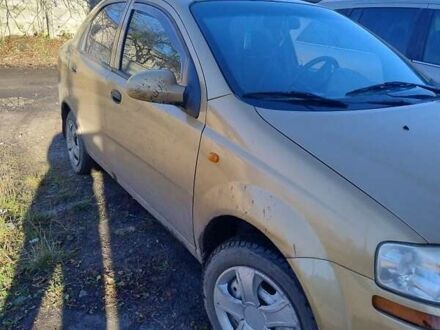 Бежевый Шевроле Авео, объемом двигателя 1.5 л и пробегом 290 тыс. км за 2000 $, фото 1 на Automoto.ua