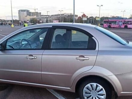 Бежевый Шевроле Авео, объемом двигателя 1.6 л и пробегом 132 тыс. км за 4200 $, фото 1 на Automoto.ua