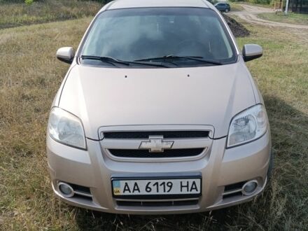 Бежевый Шевроле Авео, объемом двигателя 1.6 л и пробегом 300 тыс. км за 3000 $, фото 1 на Automoto.ua