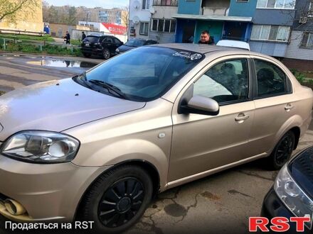 Бежевый Шевроле Авео, объемом двигателя 1.6 л и пробегом 250 тыс. км за 3000 $, фото 1 на Automoto.ua