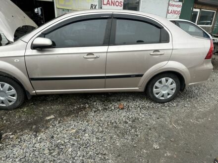 Бежевый Шевроле Авео, объемом двигателя 1.6 л и пробегом 175 тыс. км за 1500 $, фото 1 на Automoto.ua