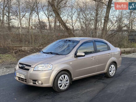 Бежевый Шевроле Авео, объемом двигателя 1.6 л и пробегом 210 тыс. км за 4550 $, фото 1 на Automoto.ua