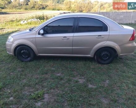 Бежевый Шевроле Авео, объемом двигателя 1.6 л и пробегом 140 тыс. км за 3300 $, фото 1 на Automoto.ua