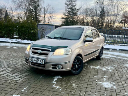 Бежевий Шевроле Авео, об'ємом двигуна 1.62 л та пробігом 142 тис. км за 3900 $, фото 1 на Automoto.ua