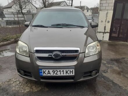 Бежевый Шевроле Авео, объемом двигателя 1.5 л и пробегом 286 тыс. км за 3550 $, фото 1 на Automoto.ua