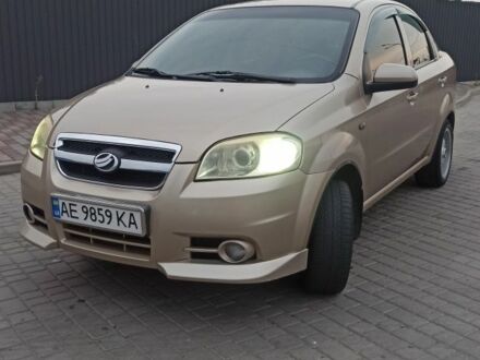 Бежевий Шевроле Авео, об'ємом двигуна 1.4 л та пробігом 300 тис. км за 3300 $, фото 1 на Automoto.ua