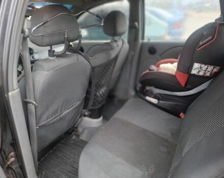 Черный Шевроле Авео, объемом двигателя 1 л и пробегом 342 тыс. км за 2300 $, фото 6 на Automoto.ua