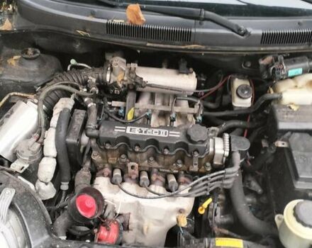 Черный Шевроле Авео, объемом двигателя 1.5 л и пробегом 143 тыс. км за 2000 $, фото 8 на Automoto.ua