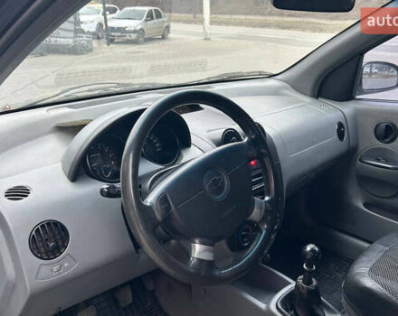 Чорний Шевроле Авео, об'ємом двигуна 1.5 л та пробігом 142 тис. км за 4000 $, фото 7 на Automoto.ua