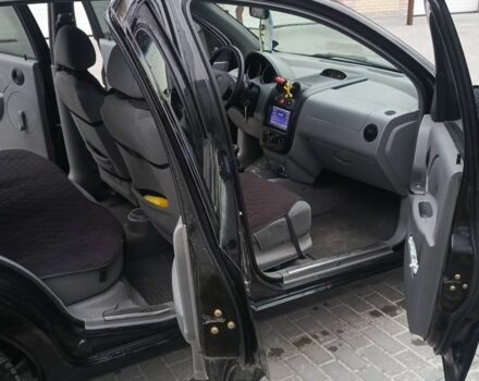 Черный Шевроле Авео, объемом двигателя 1.5 л и пробегом 217 тыс. км за 2800 $, фото 5 на Automoto.ua