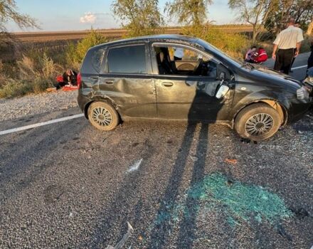 Черный Шевроле Авео, объемом двигателя 1.5 л и пробегом 200 тыс. км за 1300 $, фото 4 на Automoto.ua