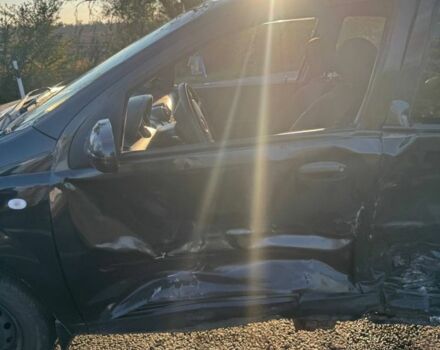 Черный Шевроле Авео, объемом двигателя 1.5 л и пробегом 200 тыс. км за 1300 $, фото 1 на Automoto.ua