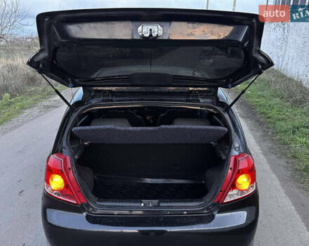 Черный Шевроле Авео, объемом двигателя 1.5 л и пробегом 380 тыс. км за 2900 $, фото 9 на Automoto.ua