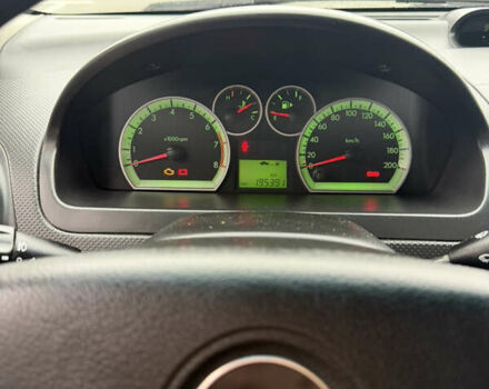 Черный Шевроле Авео, объемом двигателя 1.5 л и пробегом 195 тыс. км за 3800 $, фото 45 на Automoto.ua