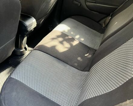 Черный Шевроле Авео, объемом двигателя 1.5 л и пробегом 300 тыс. км за 2800 $, фото 5 на Automoto.ua