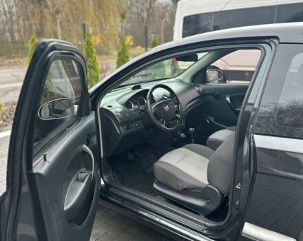 Черный Шевроле Авео, объемом двигателя 1.5 л и пробегом 250 тыс. км за 3100 $, фото 5 на Automoto.ua