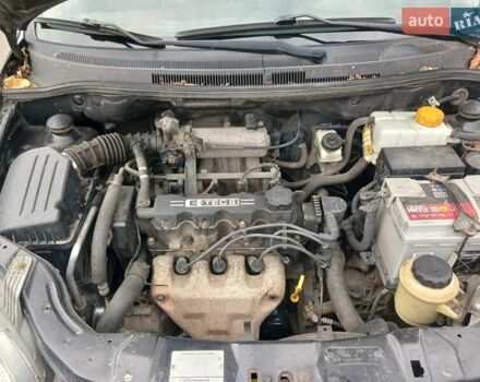 Черный Шевроле Авео, объемом двигателя 1.4 л и пробегом 220 тыс. км за 3100 $, фото 2 на Automoto.ua