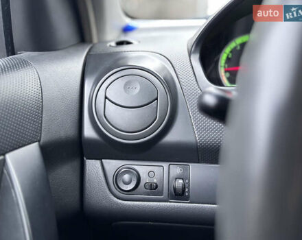 Черный Шевроле Авео, объемом двигателя 1.5 л и пробегом 220 тыс. км за 4199 $, фото 25 на Automoto.ua